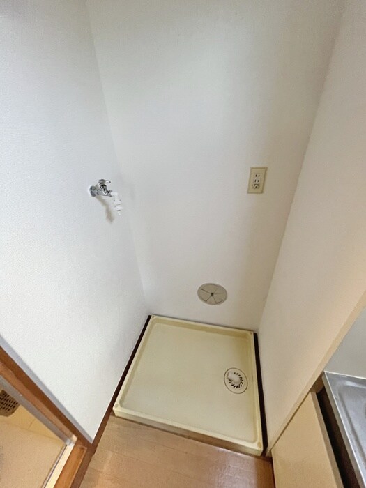 物件内観写真10　(洗濯機置場)