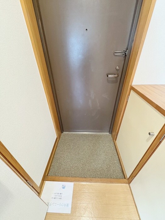 物件内観写真11　(玄関)