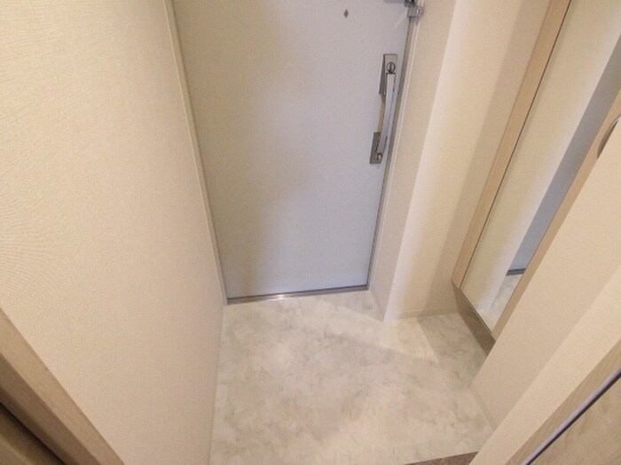 物件内観写真7　(玄関)