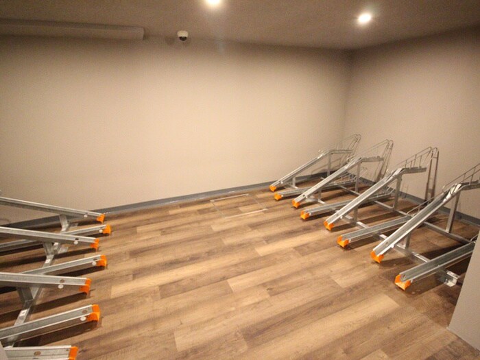 物件外観写真6　(駐車場)