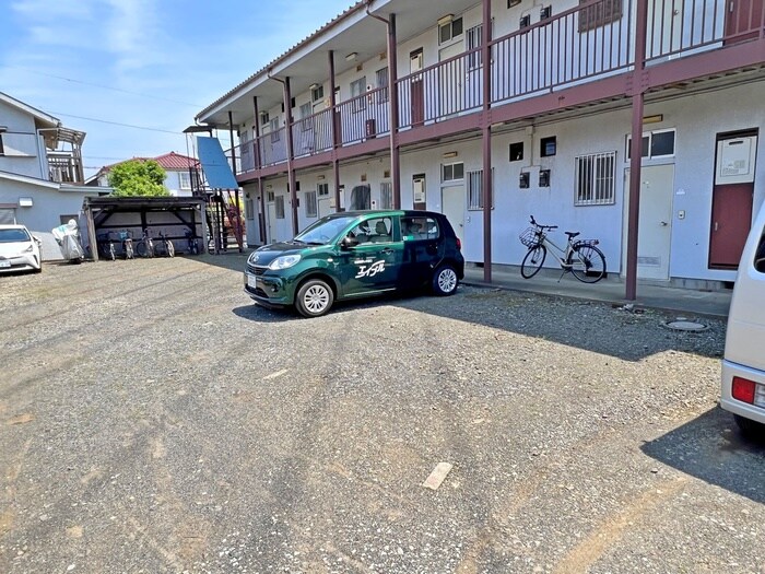 物件外観写真2　(駐車場)