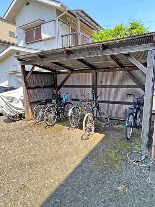 物件外観写真3　(駐輪場)