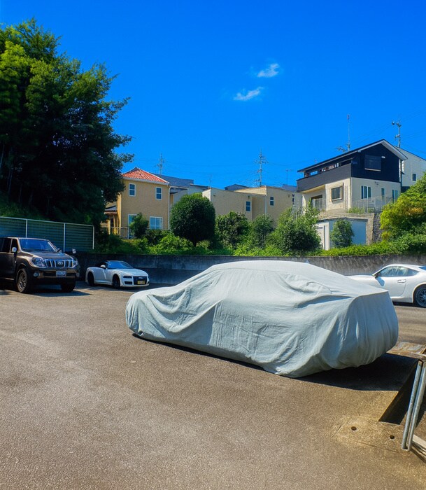 物件外観写真2　(駐車場)