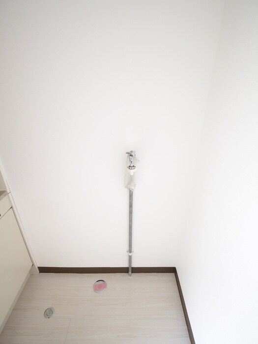 物件内観写真12　(洗濯機置場)