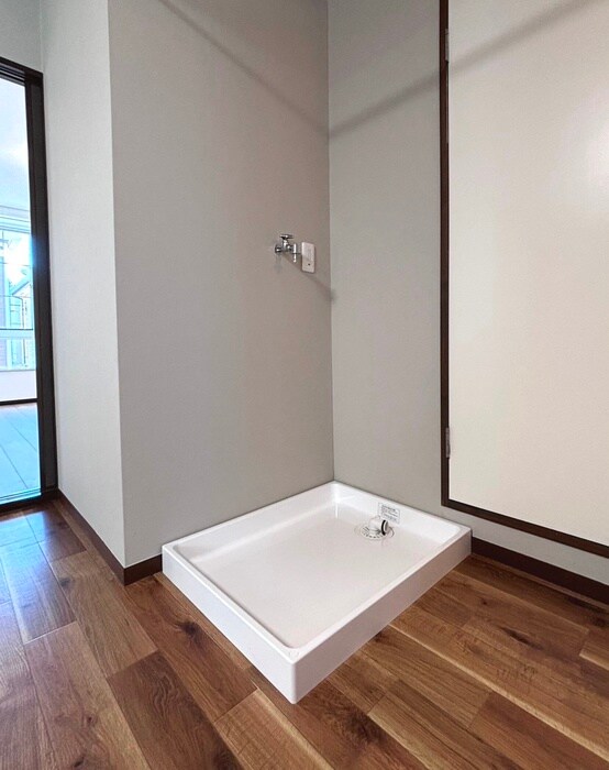 物件内観写真14　(洗濯機置場)