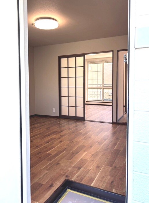 物件内観写真22　(玄関)