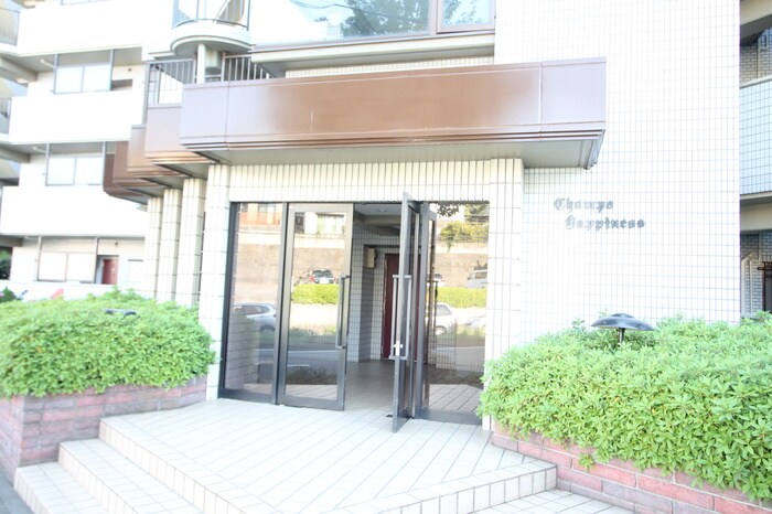 物件外観写真4　(エントランス部分)