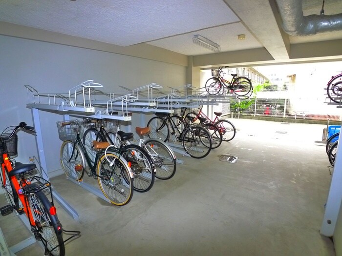 物件外観写真6　(駐輪場)