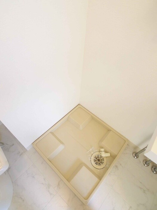 物件内観写真15　(洗濯機置場)