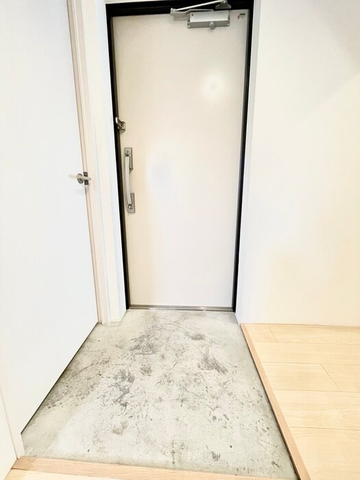 物件内観写真13　(玄関)