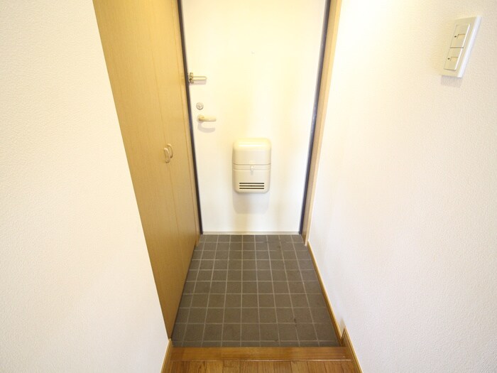 物件内観写真17　(玄関)