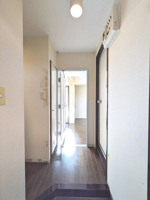 物件内観写真7　(玄関)