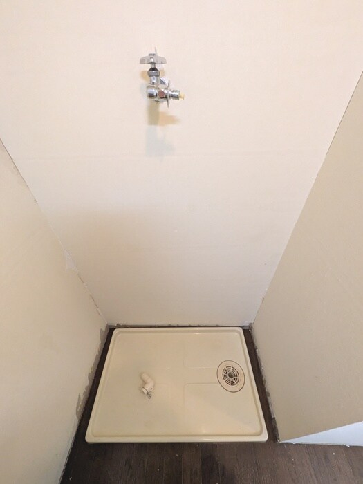 物件内観写真17　(洗濯機置場)