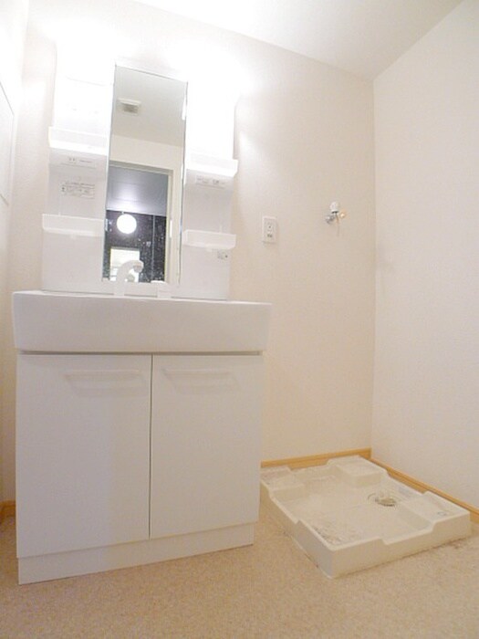 物件内観写真17　(洗濯機置場)