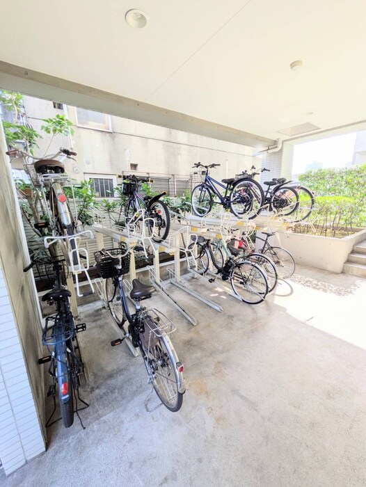 物件外観写真6　(駐輪場)