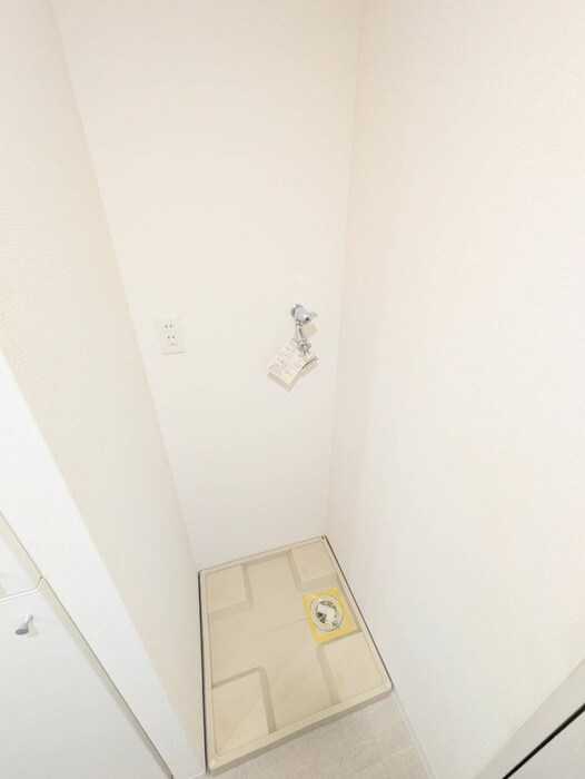 物件内観写真12　(洗濯機置場)