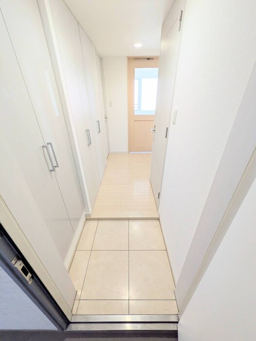 物件内観写真16　(玄関)