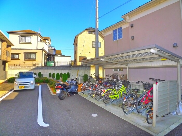 物件外観写真4　(駐輪場)