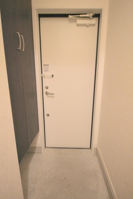 フランフロント大宮の玄関