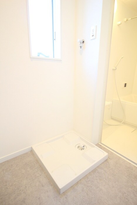 物件内観写真11　(洗濯機置場)