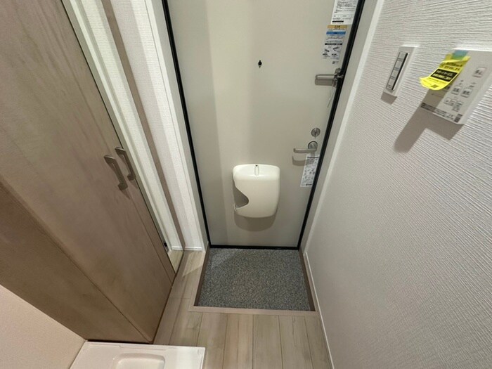 物件内観写真18　(玄関)