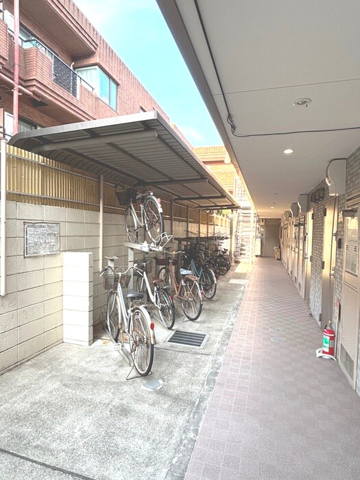 物件外観写真5　(駐輪場)