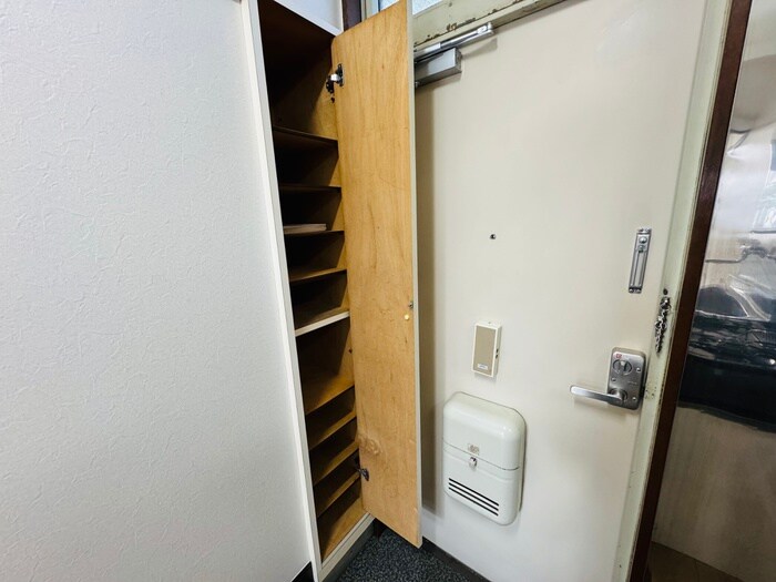 物件内観写真16　(靴箱)