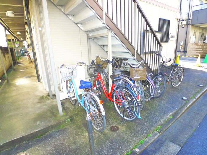 物件外観写真5　(駐輪場)