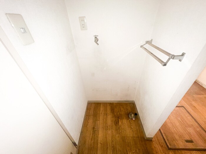 物件内観写真17　(洗濯機置場)