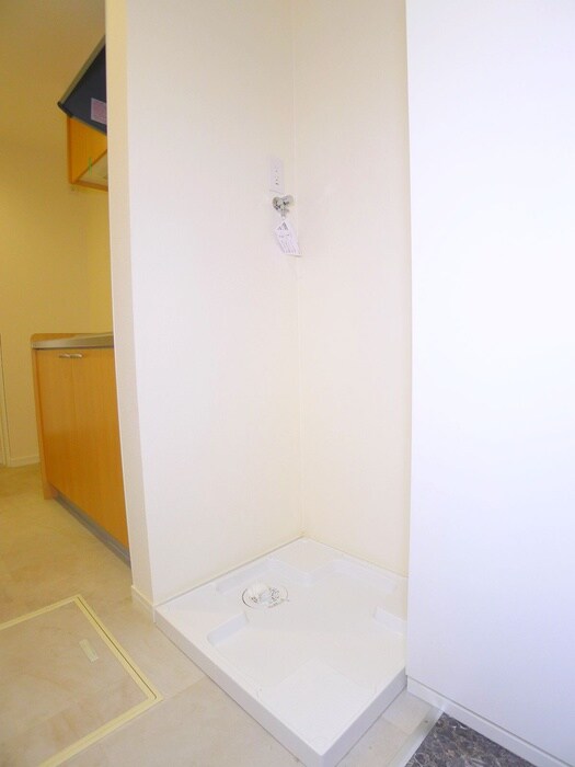 物件内観写真15　(洗濯機置場)