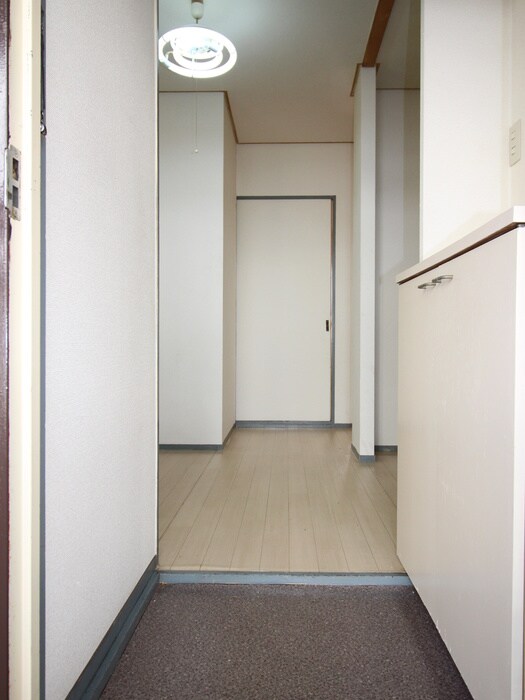 物件内観写真15　(玄関)