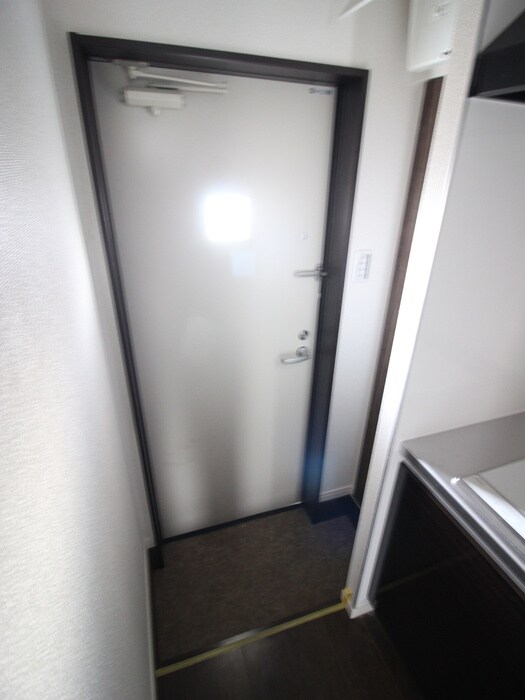 物件内観写真7　(玄関)