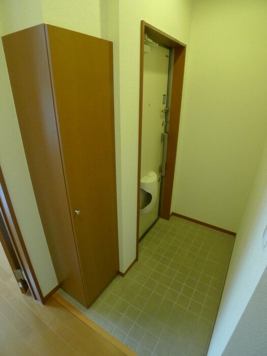 物件内観写真13　(玄関)