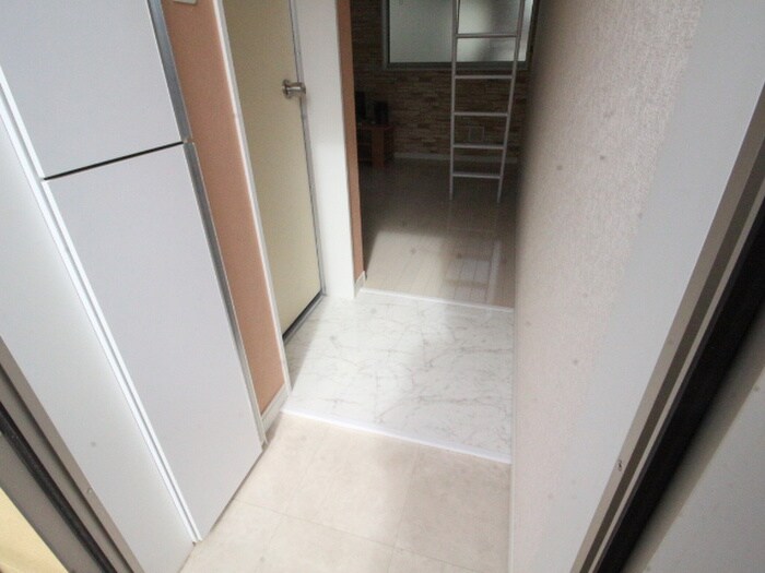 物件内観写真17　(玄関)