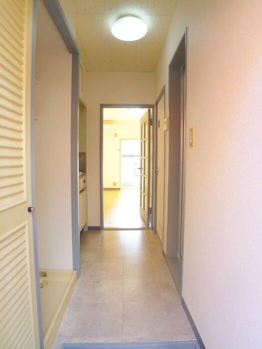 物件内観写真16　(廊下)