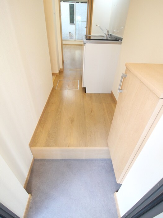 物件内観写真14　(玄関)