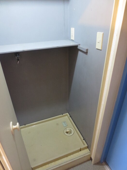 物件内観写真12　(洗濯機置場)