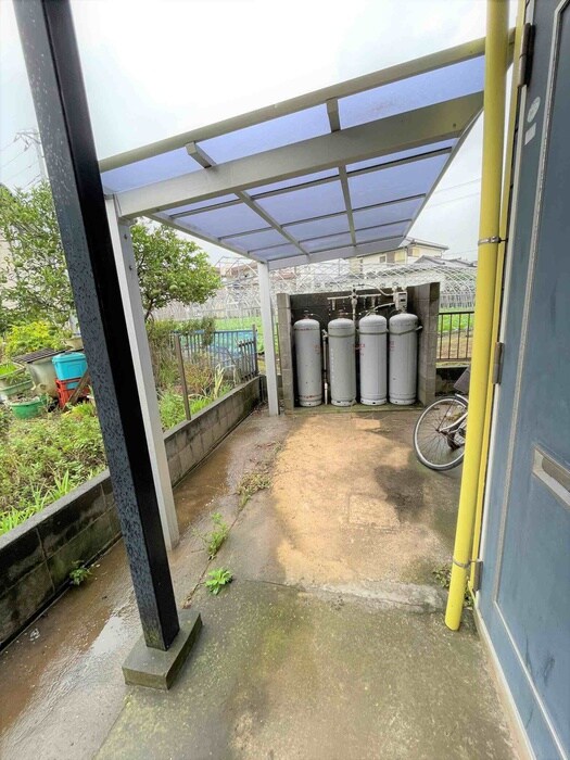 物件外観写真5　(駐輪場)