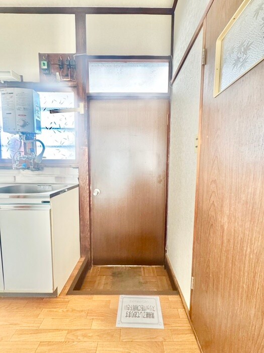 物件内観写真14　(玄関)
