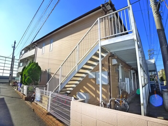 物件外観写真2　(エントランス部分)