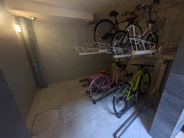 物件外観写真5　(駐輪場)