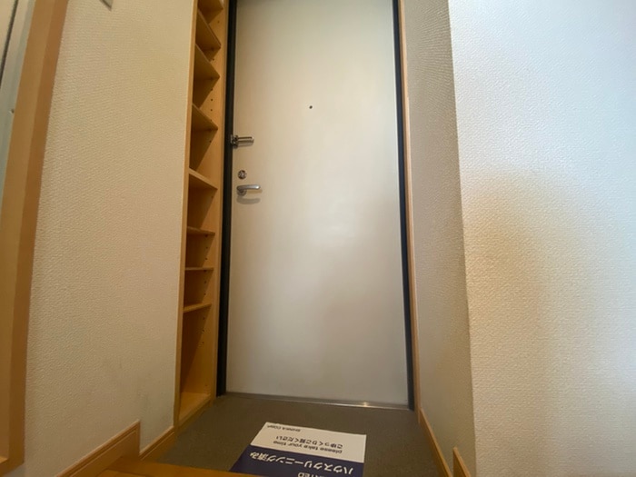 物件内観写真14　(玄関)