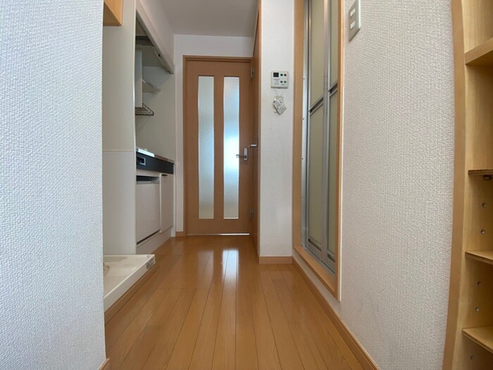 物件内観写真16　(廊下)