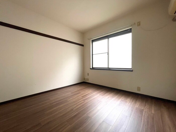 物件内観写真9　(居室)