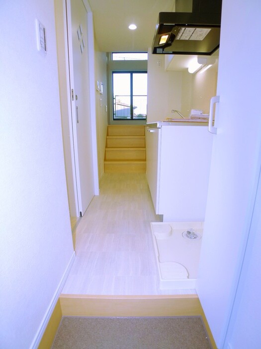 物件内観写真7　(玄関)