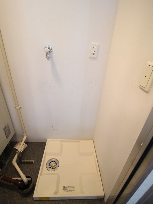物件内観写真15　(洗濯機置場)