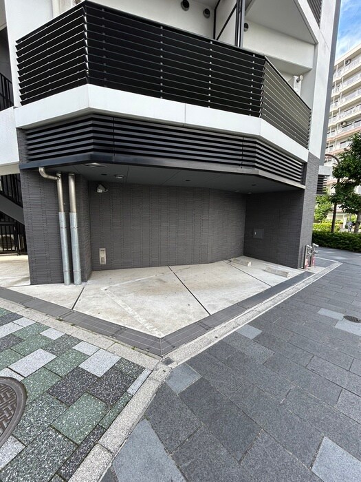 物件外観写真4　(駐車場)