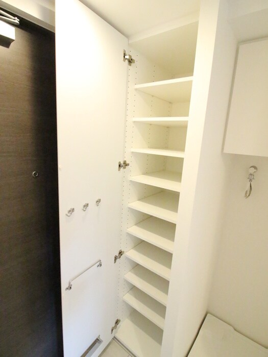 物件内観写真13　(靴箱)