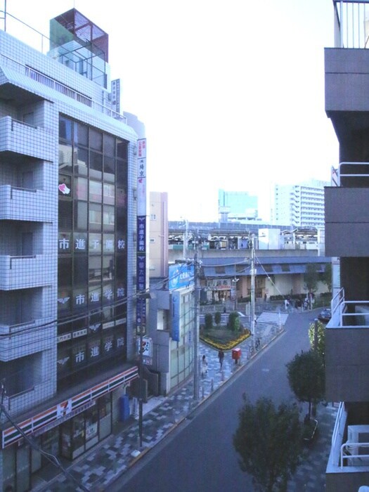 物件内観写真17　(室内からの展望)