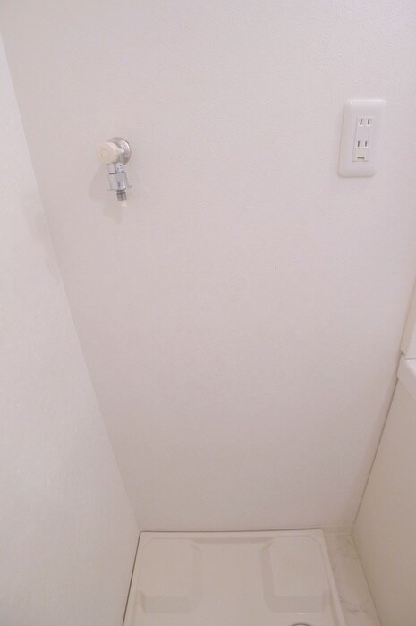 物件内観写真12　(洗濯機置場)